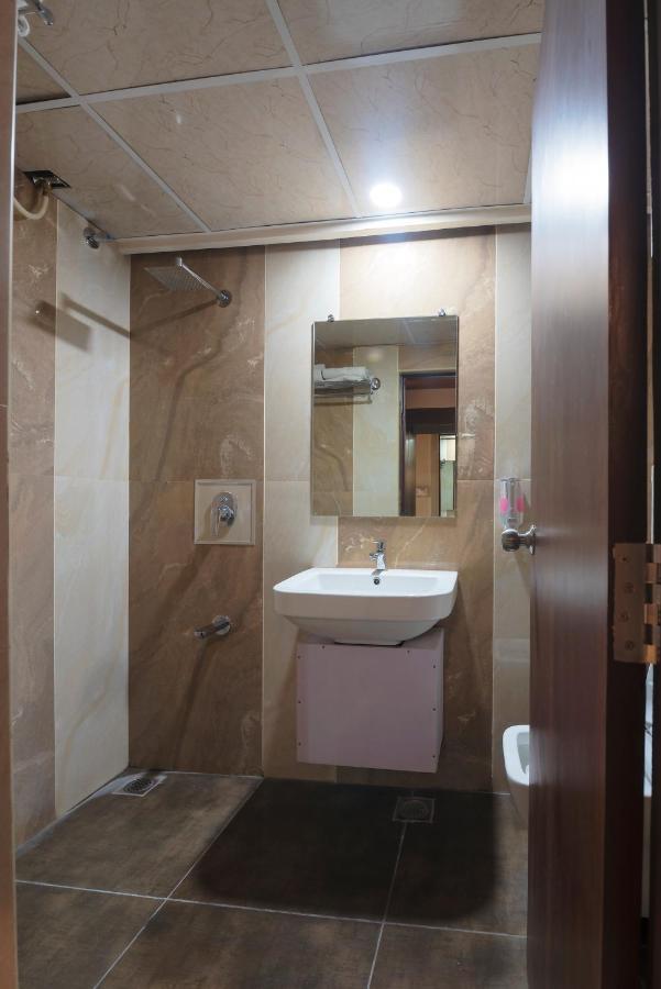 Hotel Monarch International Bangalore Eksteriør billede