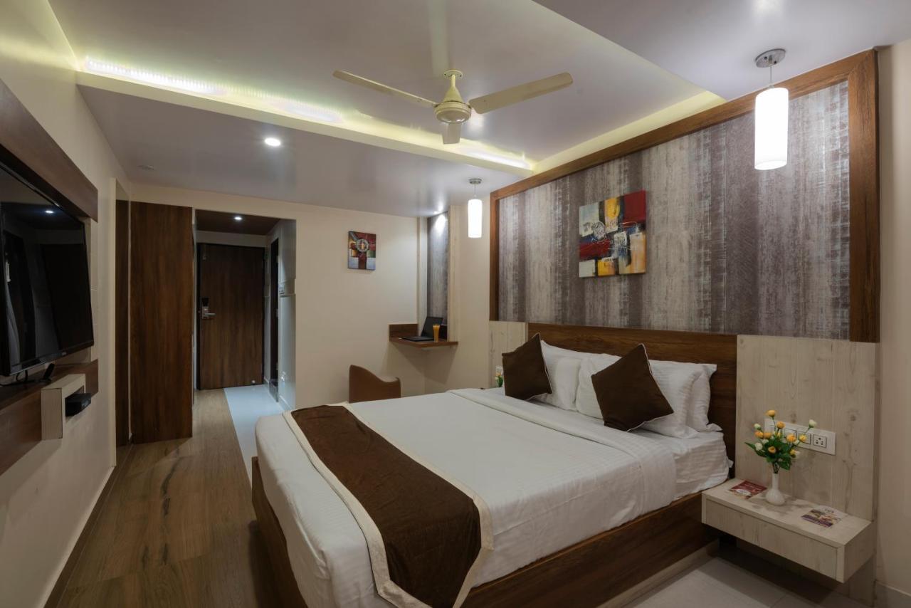 Hotel Monarch International Bangalore Eksteriør billede