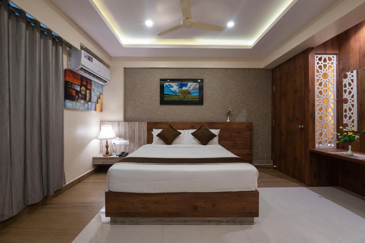 Hotel Monarch International Bangalore Eksteriør billede