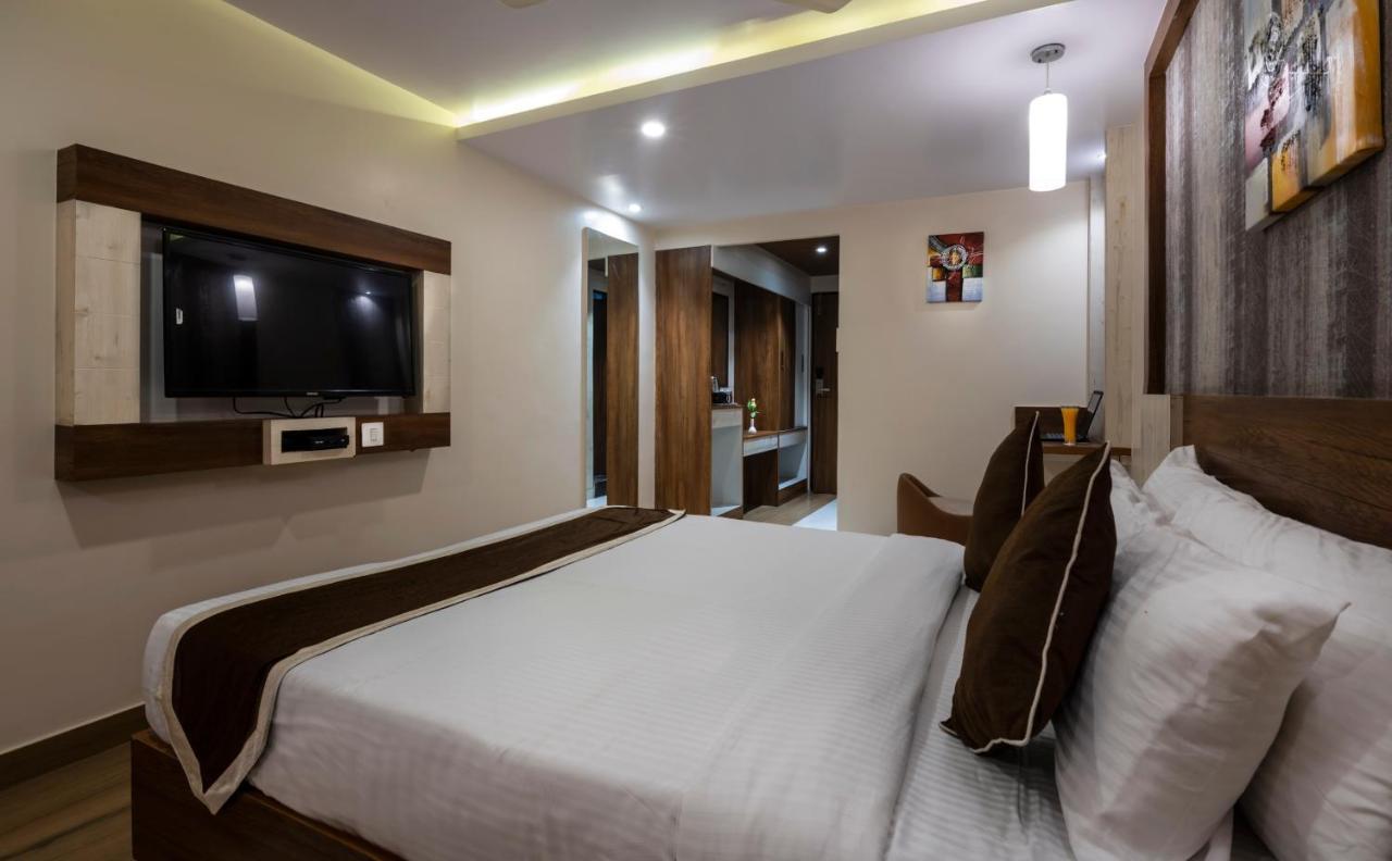 Hotel Monarch International Bangalore Eksteriør billede