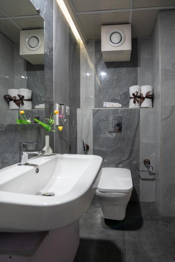 Hotel Monarch International Bangalore Eksteriør billede